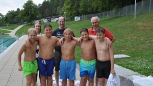 DLRG-Ortsverein: Junge Retter absolvieren Schwimmprüfungen im Panoramabad