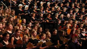 Carl Orff meets Rock: Generationenprojekt wird zum Fest für die Sinne