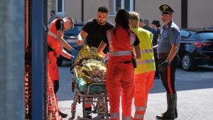 Aggressione di via Svevo, due denunciati a piede libero. E due sospettati sono già fuggiti