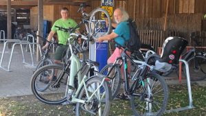 60, 70 Räder auf dem Hof – Obstbauer am Bodensee wird jetzt noch fahrradfreundlicher