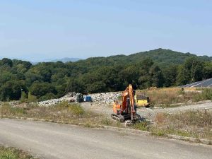Précilhon : le feu au centre d’enfouissement des déchets complètement éteint, la zone toujours surveillée par les pompiers