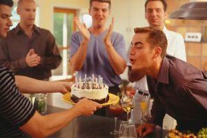 Viral no-knife cake-cutting hack adds festive, joyous anarchy to any party
