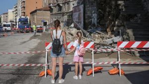 Decreto urgente della Regione per il muro di via dello Scoglio a Trieste