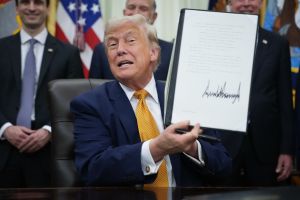Trump Pardons Mega-Donor Days After Contribution to GOP Candidate
