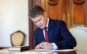 Labor needs debate, not managed unanimity
