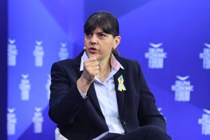 Από μηχανής θεός η Λάουρα Κοβέσι