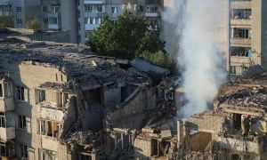 Rusija v novih nočnih napadih v Ukrajini ubila najmanj osem ljudi