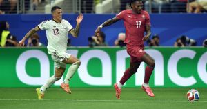 Um biquíni para o Rafael Leão