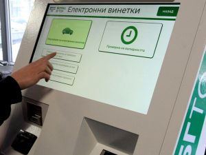 Нов удар по джоба готвят за шофьорите: Винетките скачат с 30% от 1 август