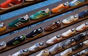 Adidas-aandelen kelderen record 19% doordat WK-boost tegenvalt
