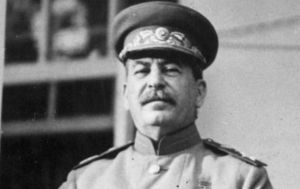 Planlı ekonominin paradoksu: Stalin'in politik ekonomi ders kitabı üzerine bir eleştiri