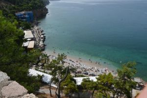 Eurostat: Σχεδόν οι μισοί Ελληνες δεν έχουν χρήματα για μια εβδομάδα διακοπές – Αποκαρδιωτικά στοιχεία