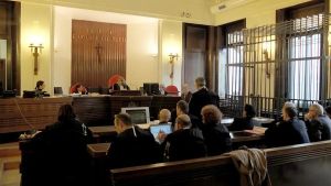 Monza, donna si assenta dal lavoro per seguire la madre malata e va in crisi finanziaria: l’aiuto del Tribunale