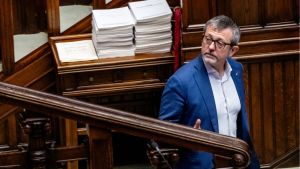 Caso Delmastro: i deputati della Giunta potranno consultare le chat con Caroccia