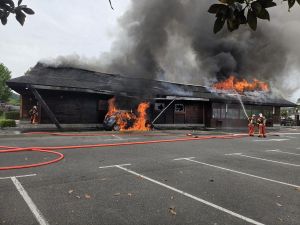 « J’ai eu tellement peur » : l’incendie du McDonald’s d’Oloron raconté par la conductrice de la voiture qui a pris feu