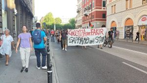 Morte Fakir, il corteo nelle strade di Trieste: traffico paralizzato da Barriera alle Rive