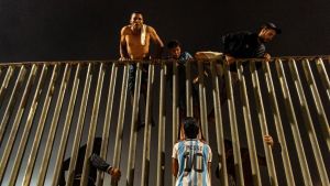 Hunderte Migranten gelangen auch in zweite spanische Exklave