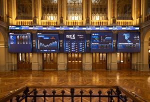 El IBEX 35 encara el cierre de julio atacando los máximos históricos