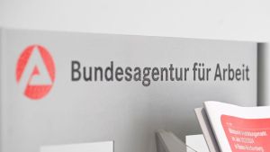 Zahl der Arbeitslosen steigt im Juli über drei Millionen