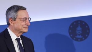 Draghi è tornato. Il pensiero di Conte: “C’è chi lo incontra e lo sogna al Colle”. È la variabile del pareggio
