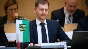 Kretschmer droht mit Nein bei Rente im Bundesrat