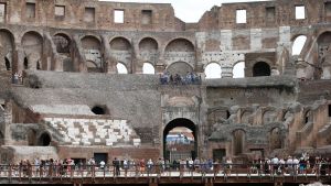 Amphitheater aus Pappmaché: Ein Italiener zockte jahrelang Touristen ab