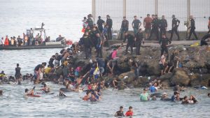 Migrantenansturm in Ceuta - ein zynisches Spiel mit Menschenleben