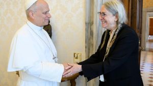 Papst trifft Rock-Ikone Patti Smith im Vatikan