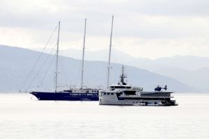 AI Oligarchs Enjoy Superyachts as Their Data Centers Degrade Communities
