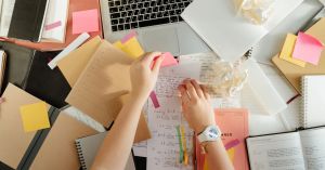 2 ‘Messy Habits’ That Instantly Boost Your Productivity