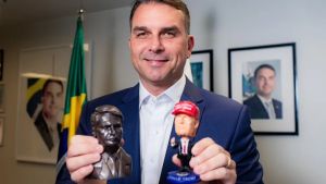 Trump e o plano B de Flávio Bolsonaro para incendiar o país