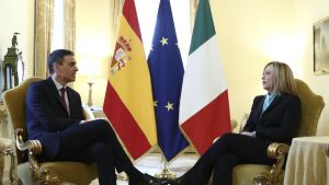 Italia activa controles de pasaportes en aeropuertos y puertos por la crisis migratoria en Ceuta
