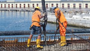Gettata di cemento sul ponte Bianco di Trieste, completato un terzo dei lavori previsti