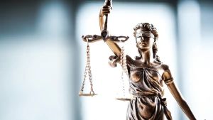 La statue de la Justice a perdu son épée