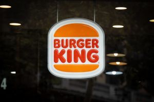 Cinven espera una oferta de Mubadala por Burger King tras verse en Madrid con el dueño del City