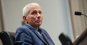 Fauci, ‘superheroj‘ lockdownera, na sudu se branio šutnjom. To isto su radili i mafijaši