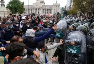 Os bilionários golpeiam a democracia