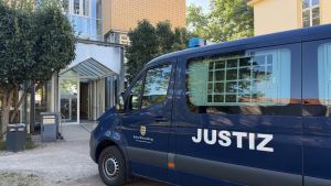 „Sie wollten mich im Wald vergraben“: Mutter und Kinder sollen monatelang misshandelt worden sein