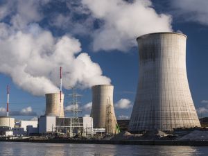 Ще остане ли България без ток заради кризата с река Дунав