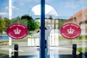 Så går vi i retten, og forsikringen betaler - eller gør den nu også det?