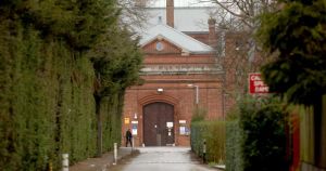 Prisoner accused of converting imitation weapons into real guns dies in city jail