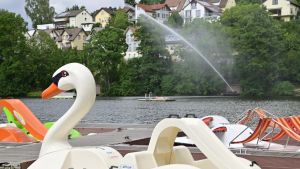Kein Tropfen verschwendet: Hallenbadwasser landet im St. Georgener Klosterweiher