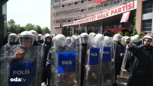 Çelik yazdı: Baba ocağında güven krizi