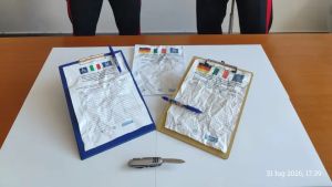 Finta raccolta fondi tra i turisti a Lignano: denunciate due donne, sequestrati documenti falsi e un coltello