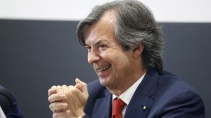 Intesa avanza dopo il ritiro di Bpm: 