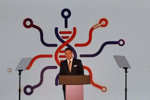 Οι Δημοκράτες του Κασσελάκη ανακοίνωσαν συνεργασία με τον εγγονό του Ανδρέα Παπανδρέου