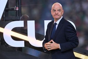 UEFA prepararía demanda contra Infantino tras fracasar el plan de vender el Mundial