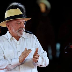 Desafios internos e externos ameaçam projeto de reeleição de Lula
