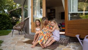 Anne en Wiljan delen graag hun huis en hun spullen. ‘Als iemand met onze caravan weg wil, prima’