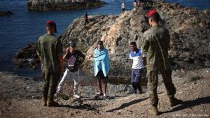Aantal doden bij oversteek migranten naar Ceuta verder opgelopen